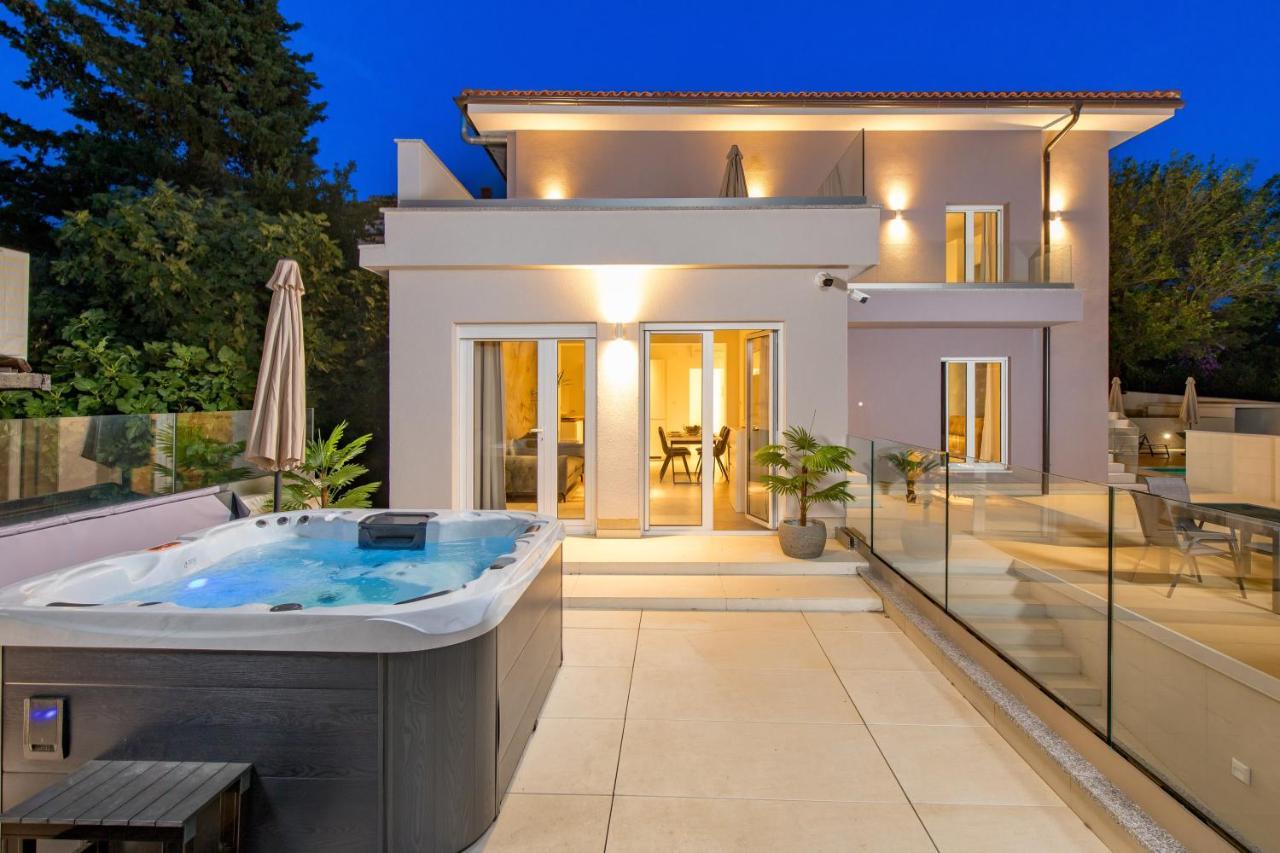 Villa Mar Selce Luaran gambar